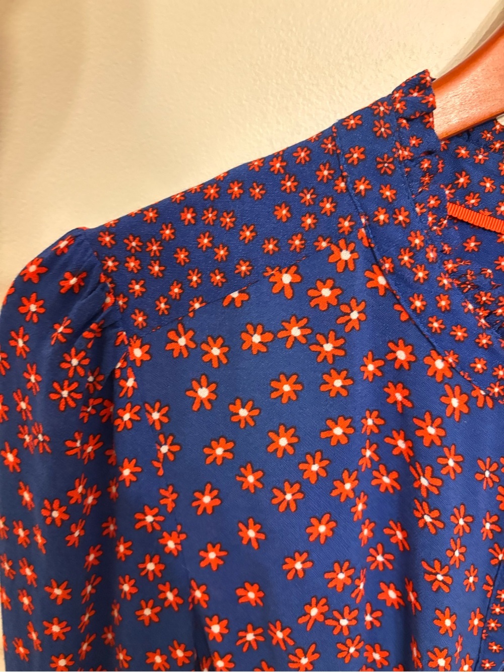 Boden Blue Floral Smocked-Yoke Women's Top - Red Daisy Print (4)